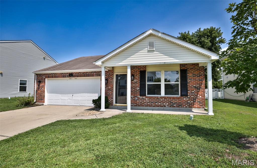 Photo of 560 Falling Leaf Way Mascoutah IL 62258