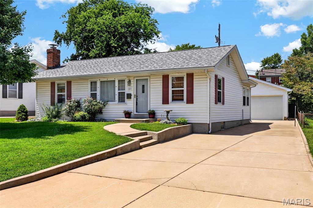 Photo of 1817 W Clark Street St Charles MO 63301