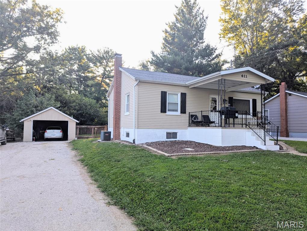 Photo of 611 Clarence Street Greenville IL 62246