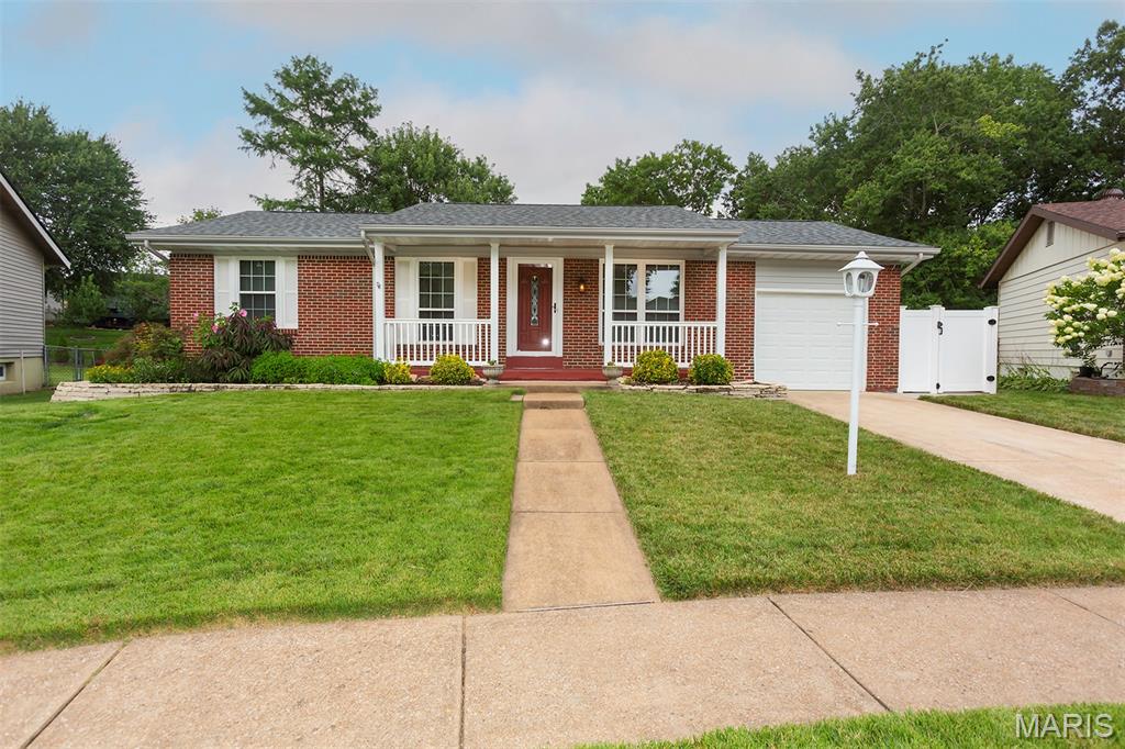 Photo of 728 Stonesign Drive Fenton MO 63026