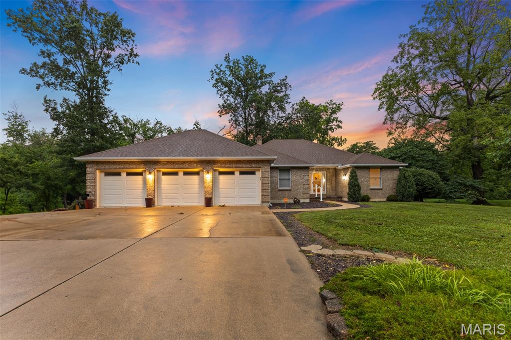 Photo of 701 Hollyhock Lane Farmington MO 63640