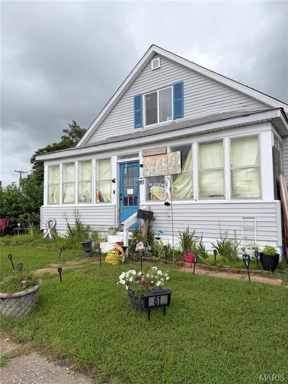 Photo of 61 E Lorena Avenue Wood River IL 62095