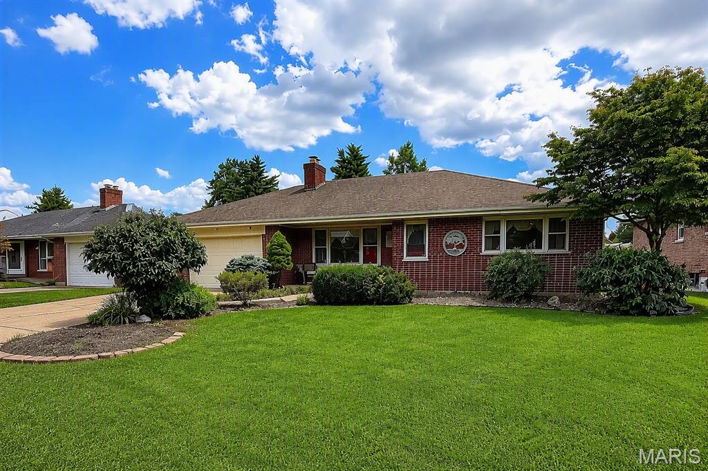 Photo of 11838 Sunlind Drive Sunset Hills MO 63127