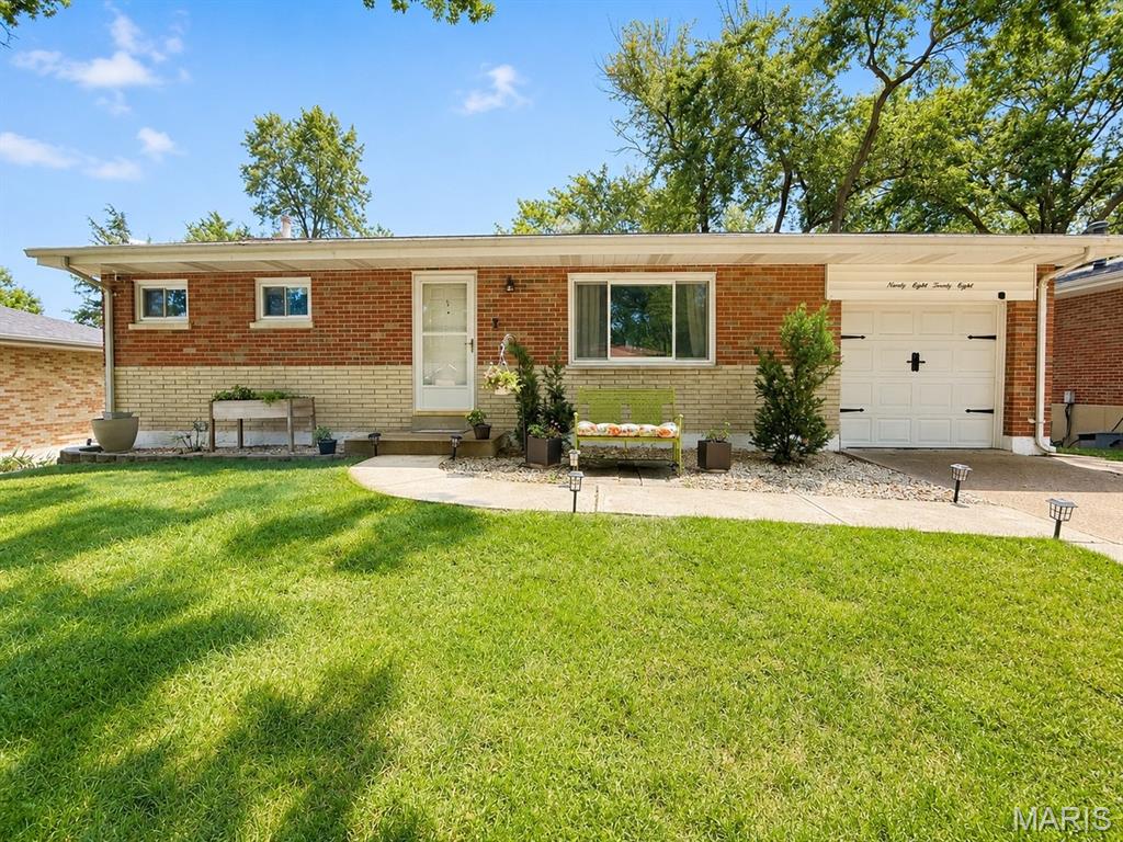Photo of 9828 Whitcomb Lane Affton MO 63123
