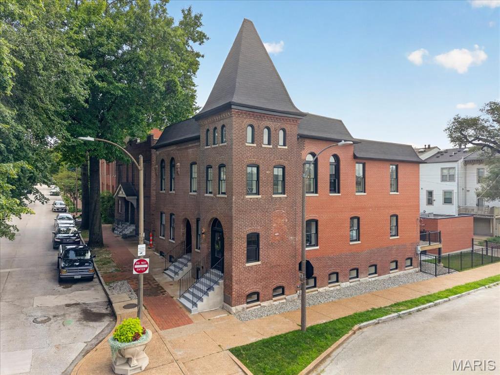 Photo of 1201 Mackay Place St Louis MO 63104