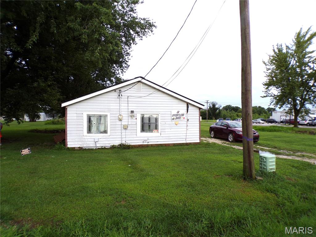 Photo of 704 W Olive Street Vandalia MO 63382
