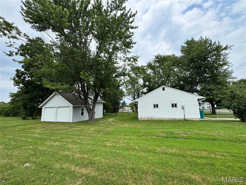 Photo of 641 S Walnut Street Gerald MO 63037
