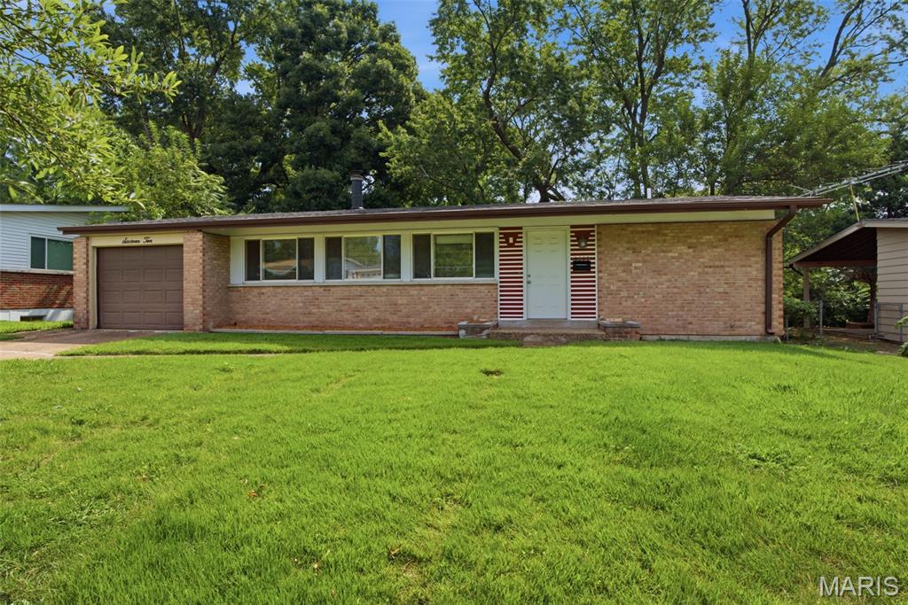 Photo of 1610 Gallant Fox Drive Florissant MO 63033