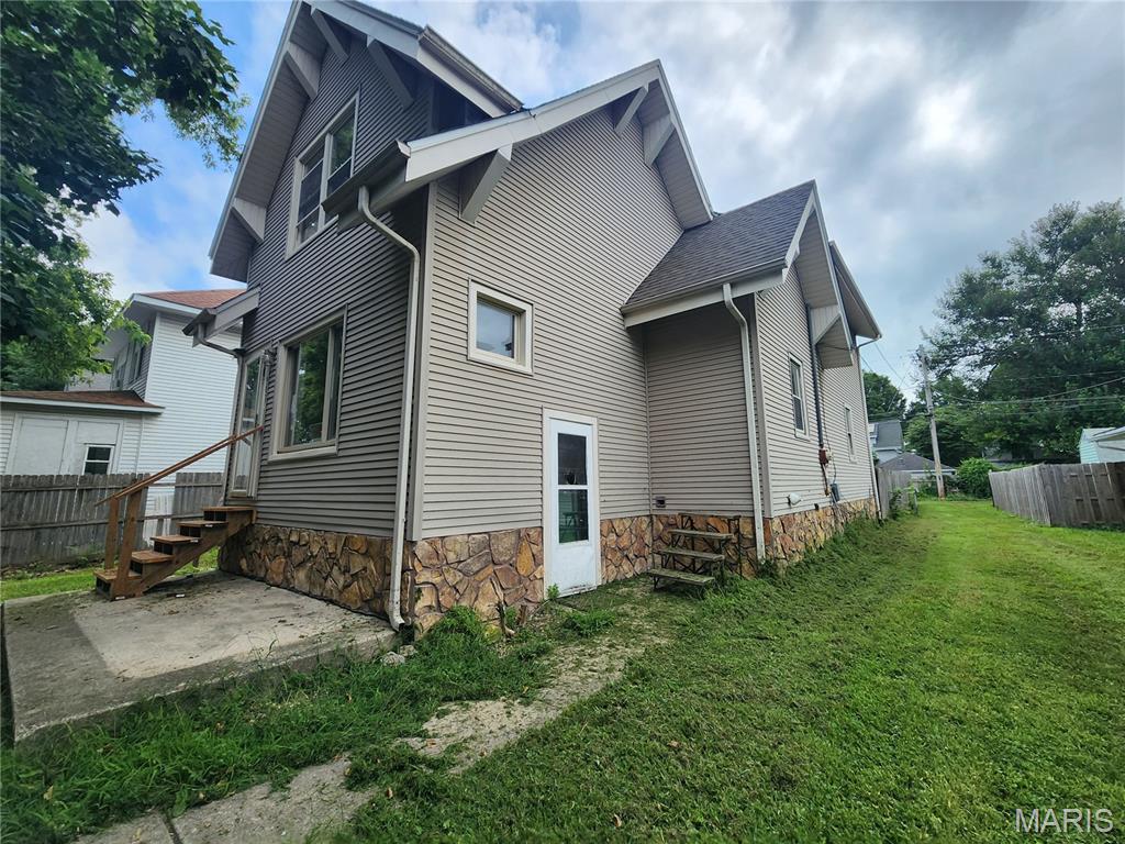 Photo of 907 Johnson Street Carlinville IL 62626