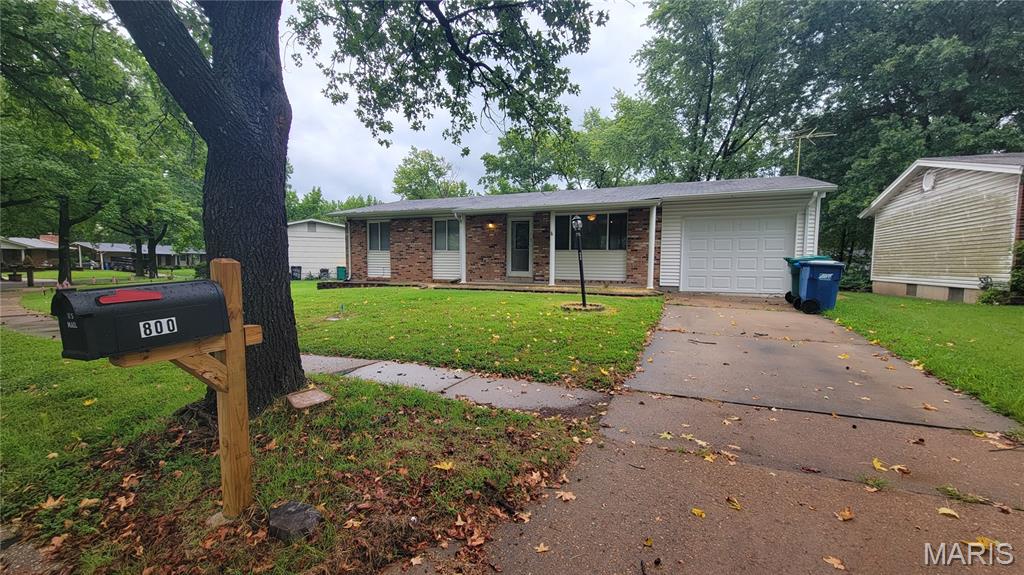 Photo of 800 Laredo Avenue Spanish Lake MO 63138
