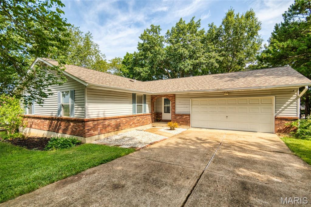 Photo of 6131 Barrington Oaks Drive Cedar Hill MO 63016