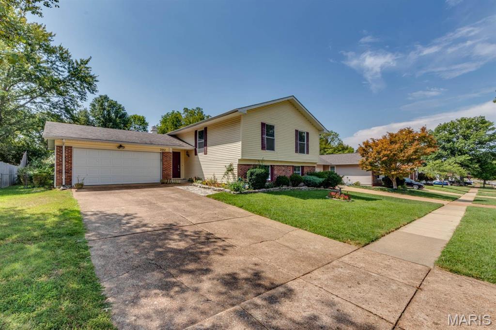 Photo of 292 Brightfield Drive Ballwin MO 63021