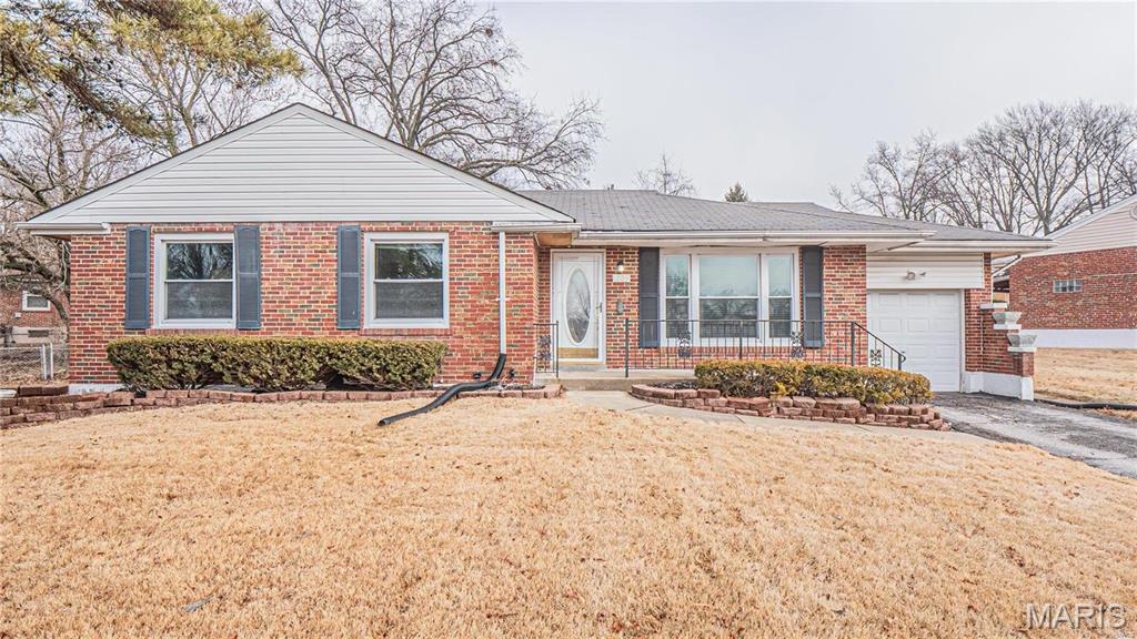 Photo of 1209 Hamlet Court Bellefontaine Nghbrs MO 63137