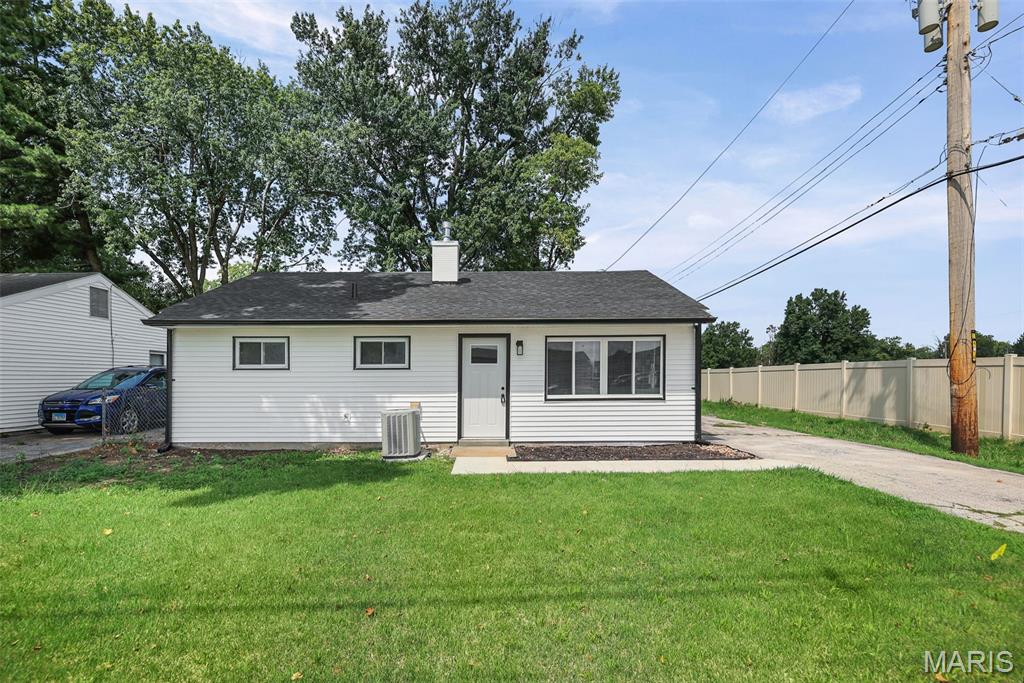 Photo of 1009 Royal Heights Road Belleville IL 62226
