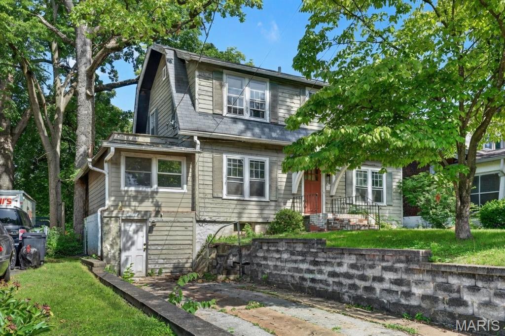 Photo of 618 S Rock Hill Road Webster Groves MO 63119
