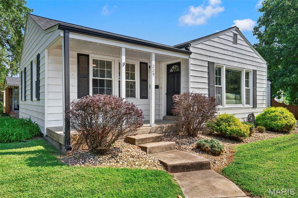 Photo of 229 Quan Avenue Kirkwood MO 63122