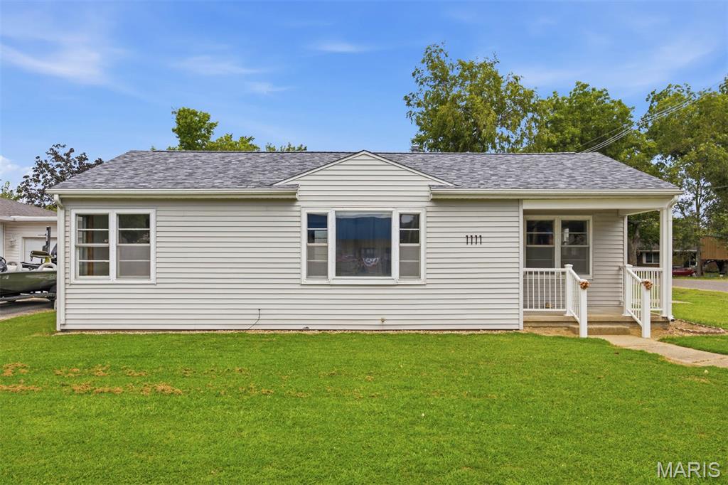 Photo of 1111 Mulliken Street Carlyle IL 62231