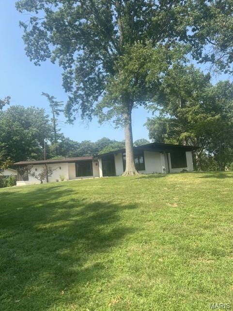 Photo of 401 Andover Lane Ballwin MO 63011