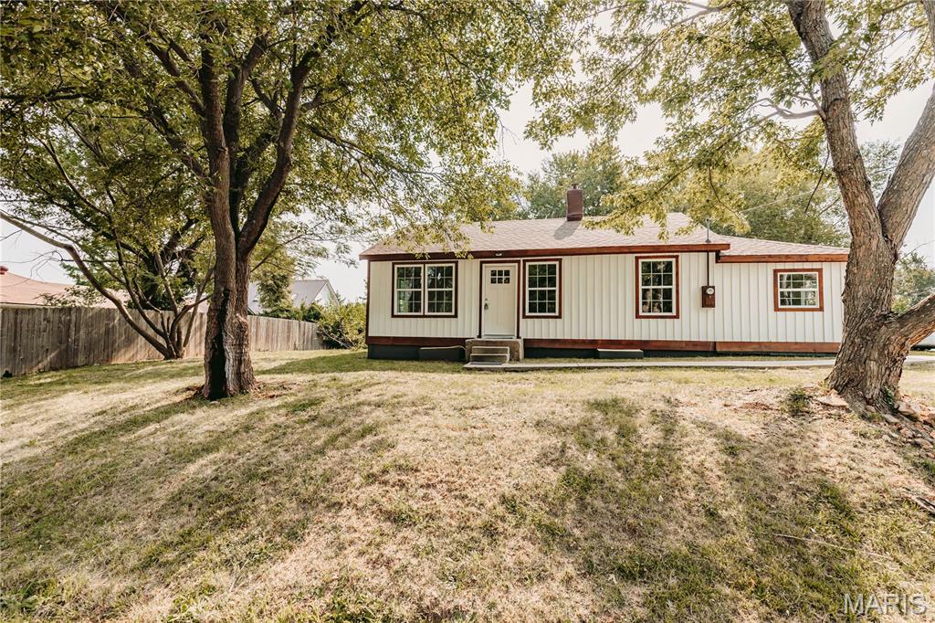Photo of 303 S Pine Street Dixon MO 65459