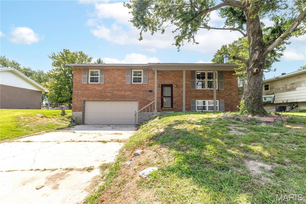 Photo of 853 Cambridge Drive Sikeston MO 63801