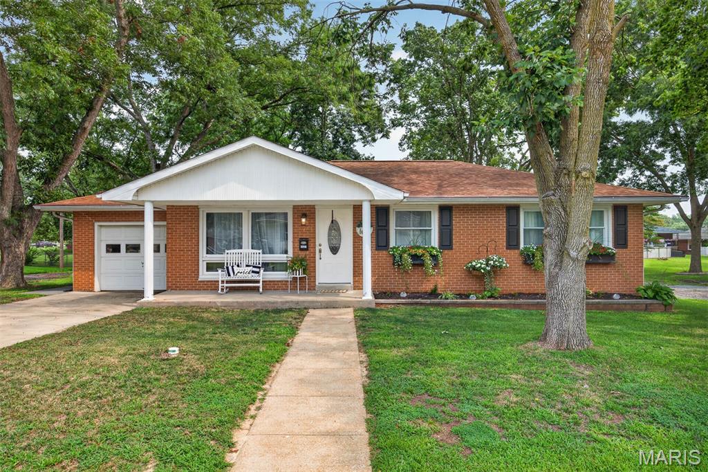 Photo of 1627 Luzerne Street Highland IL 62249