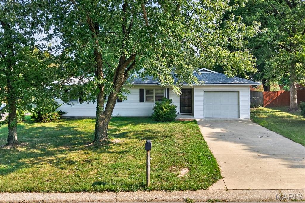 Photo of 617 Willow Lane Lebanon MO 65536