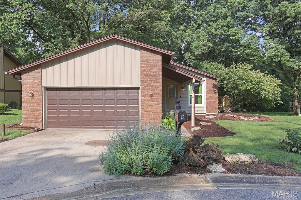 Photo of 13 Dogwood Lane Glen Carbon IL 62034