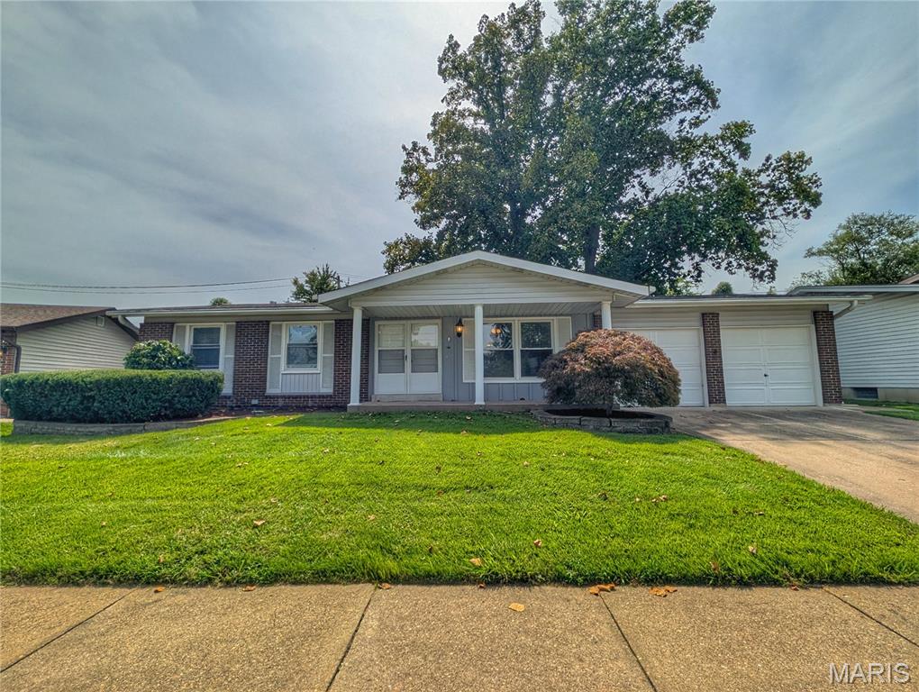 Photo of 5 Windsong Court Florissant MO 63031