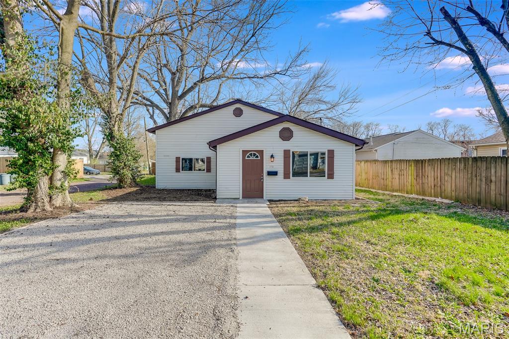 Photo of 110 S 32nd Street Belleville IL 62226