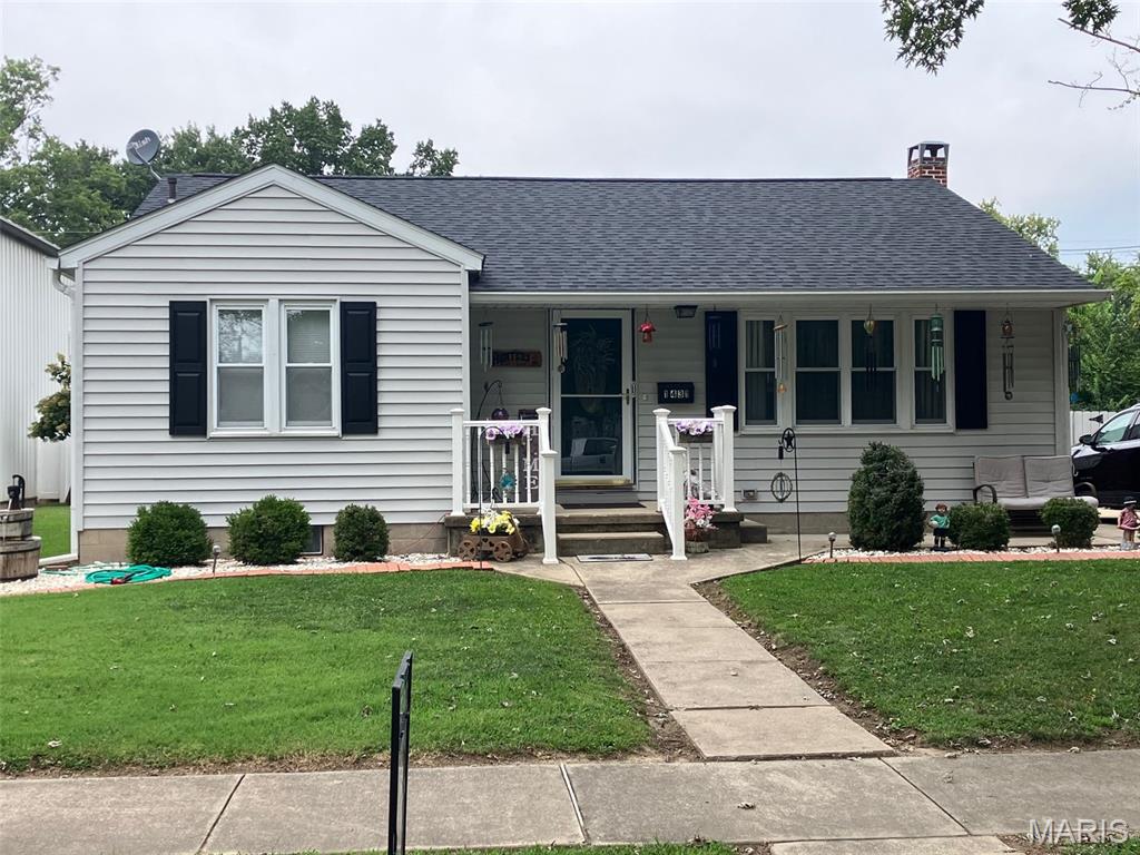 Photo of 1431 Fairfax Street Carlyle IL 62231