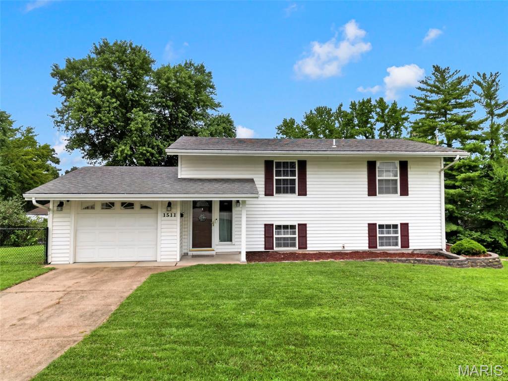 Photo of 1511 Westvale Drive Festus MO 63028