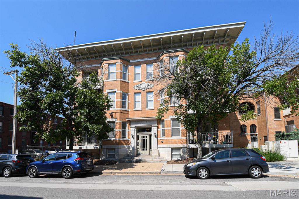 Photo of 627 Clara Avenue #104 St Louis MO 63112