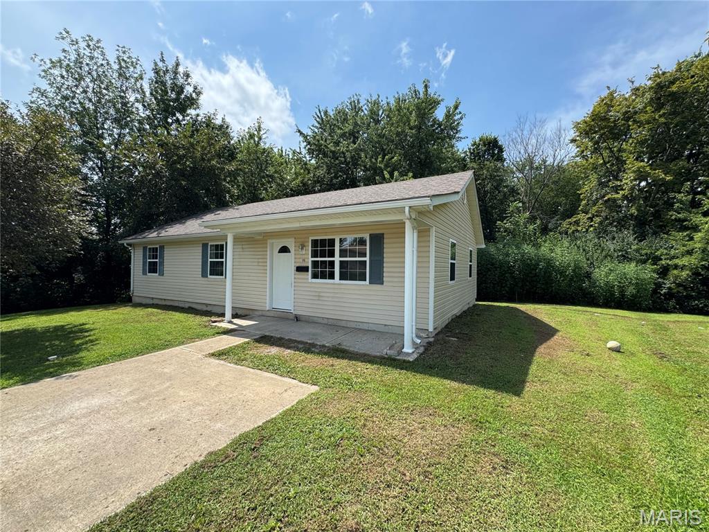 Photo of 108 N 18th Street Bowling Green MO 63334