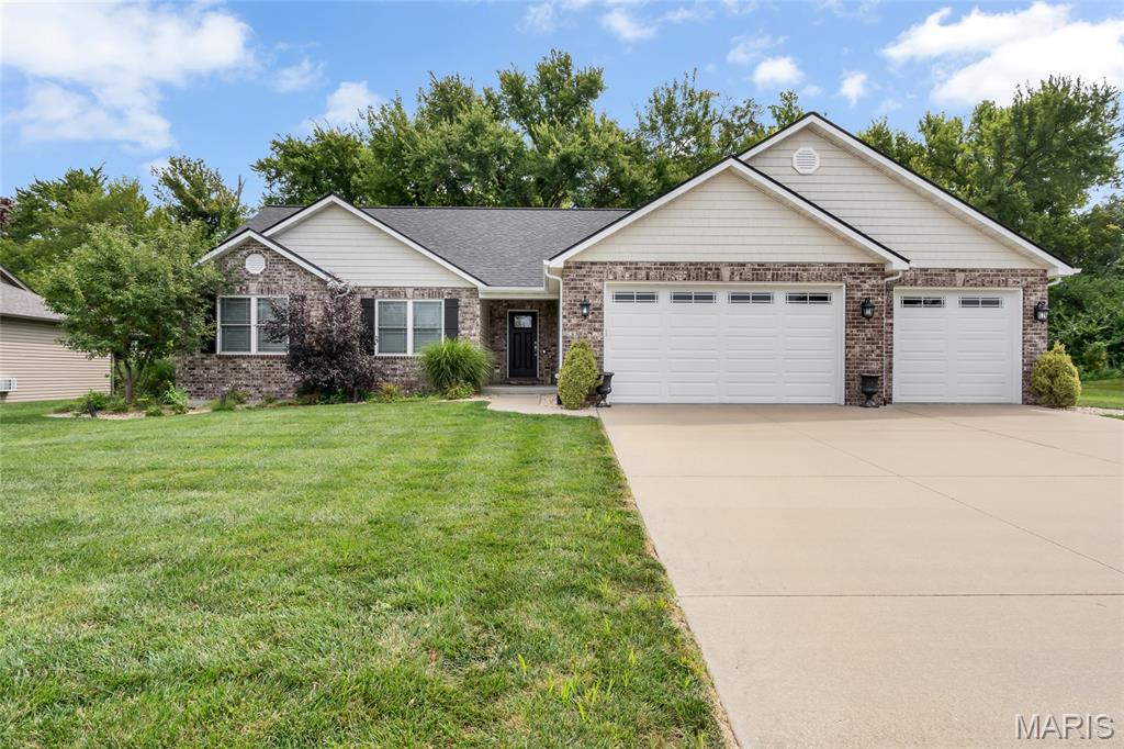 Photo of 2395 Lakeshore Drive Columbia IL 62236