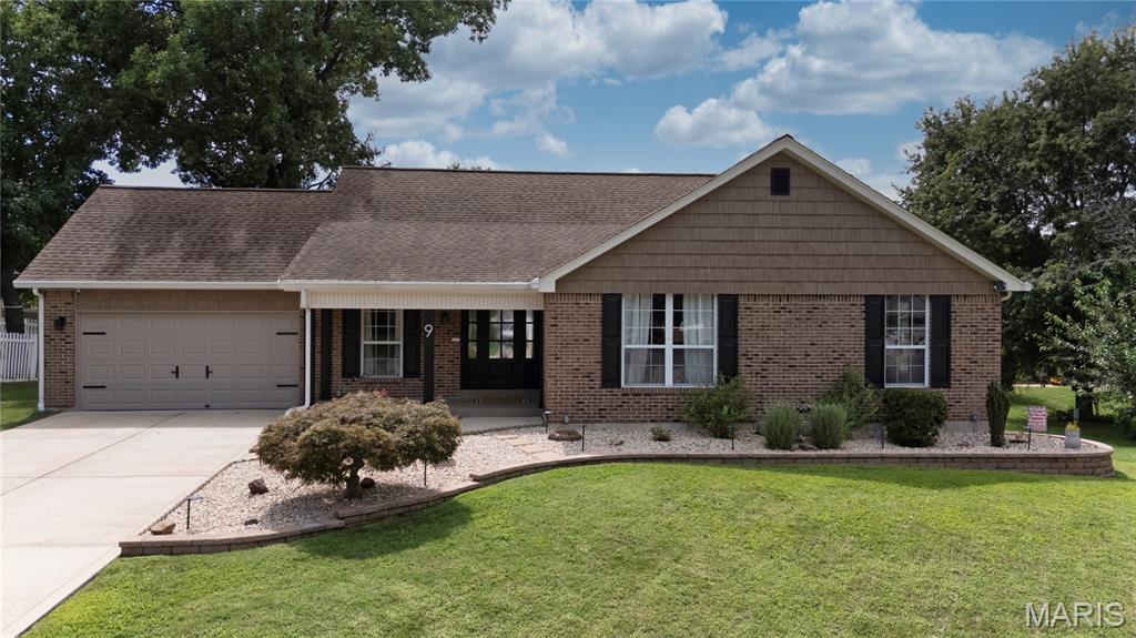 Photo of 9 Carriage Way E St Peters MO 63376