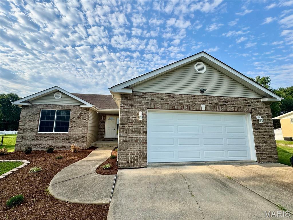 Photo of 8532 Country Lane Troy IL 62294
