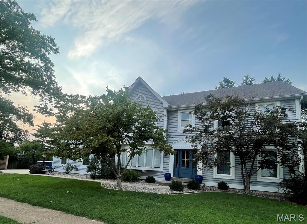 Photo of 243 W Manor Drive Chesterfield MO 63017