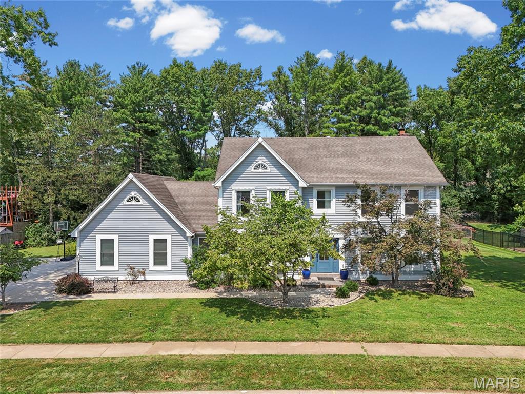 Photo of 243 W Manor Drive Chesterfield MO 63017