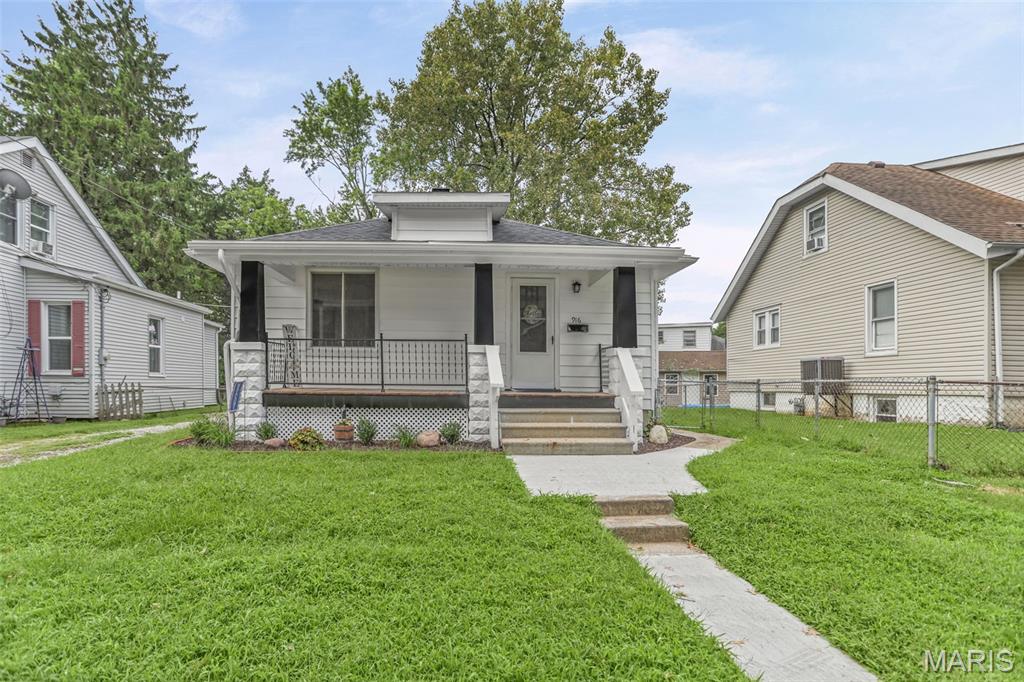 Photo of 916 W Monroe Street Belleville IL 62220