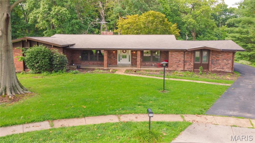 Photo of 395 Statesman Court Chesterfield MO 63017