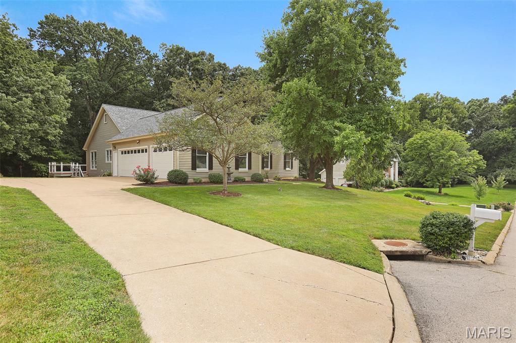 Photo of 1154 S Charlemagne Drive Lake St Louis MO 63367