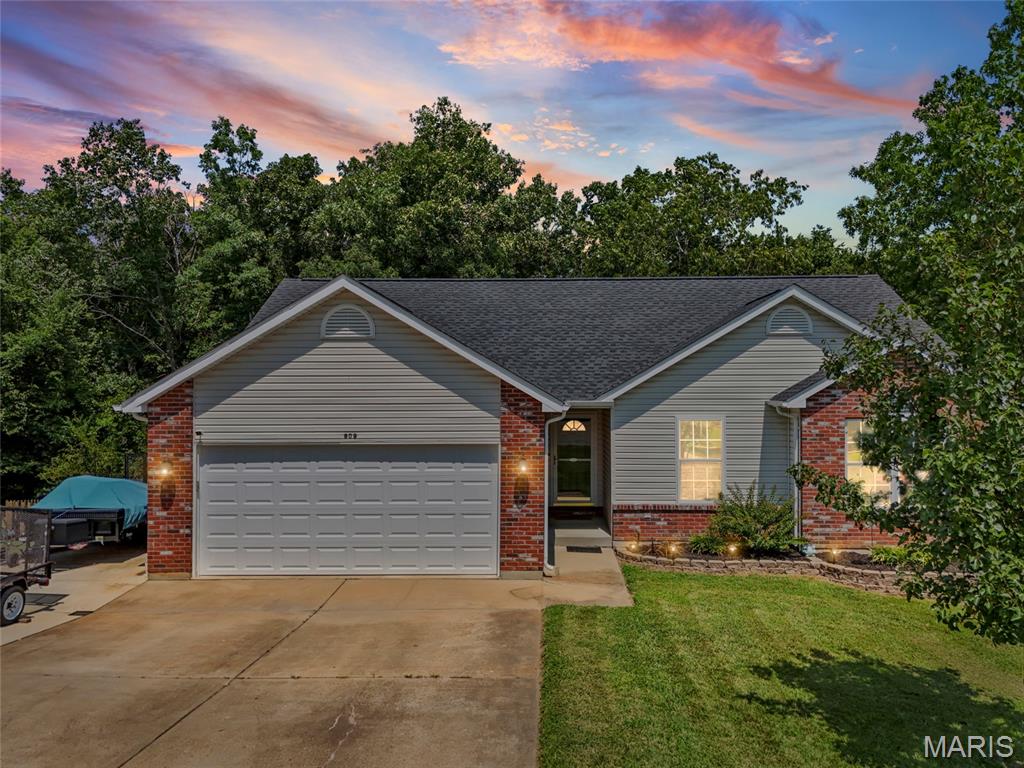 Photo of 809 N Orchard Drive Hillsboro MO 63050