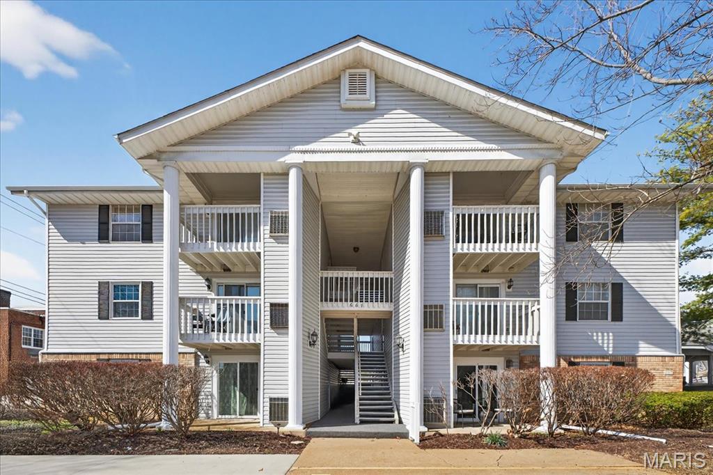 Photo of 667 S Kirkwood Road #102 Kirkwood MO 63122