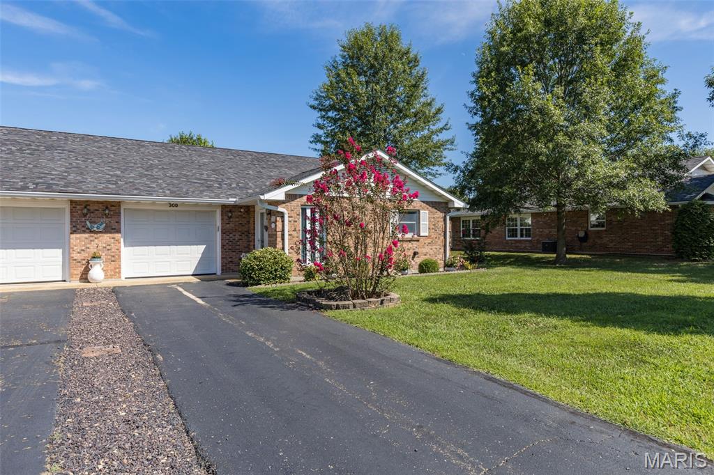 Photo of 308 W Green Tree Lane Farmington MO 63640