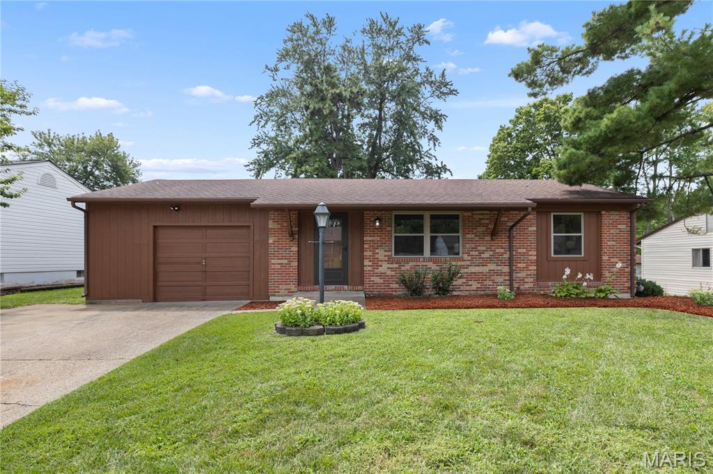 Photo of 3239 Greenwich Lane St Charles MO 63301