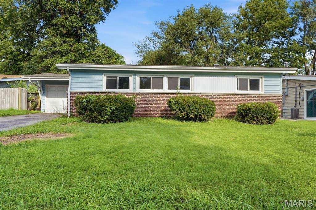 Photo of 6820 Waterleigh Drive St Louis MO 63134