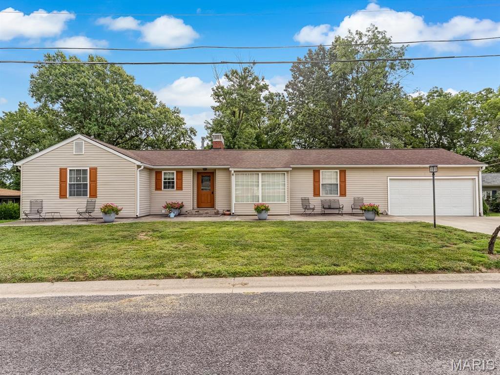 Photo of 138 E Crestview Drive Columbia IL 62236