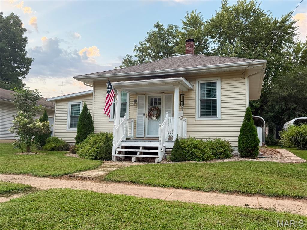 Photo of 723 E Main Greenville IL 62246