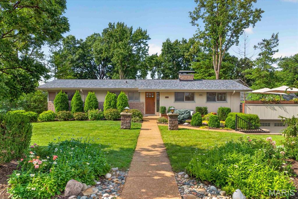 Photo of 11728 Claychester Drive Des Peres MO 63131