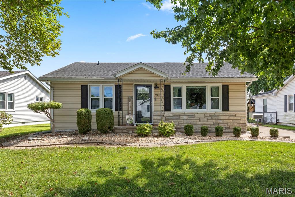 Photo of 209 Lee Street Bethalto IL 62010